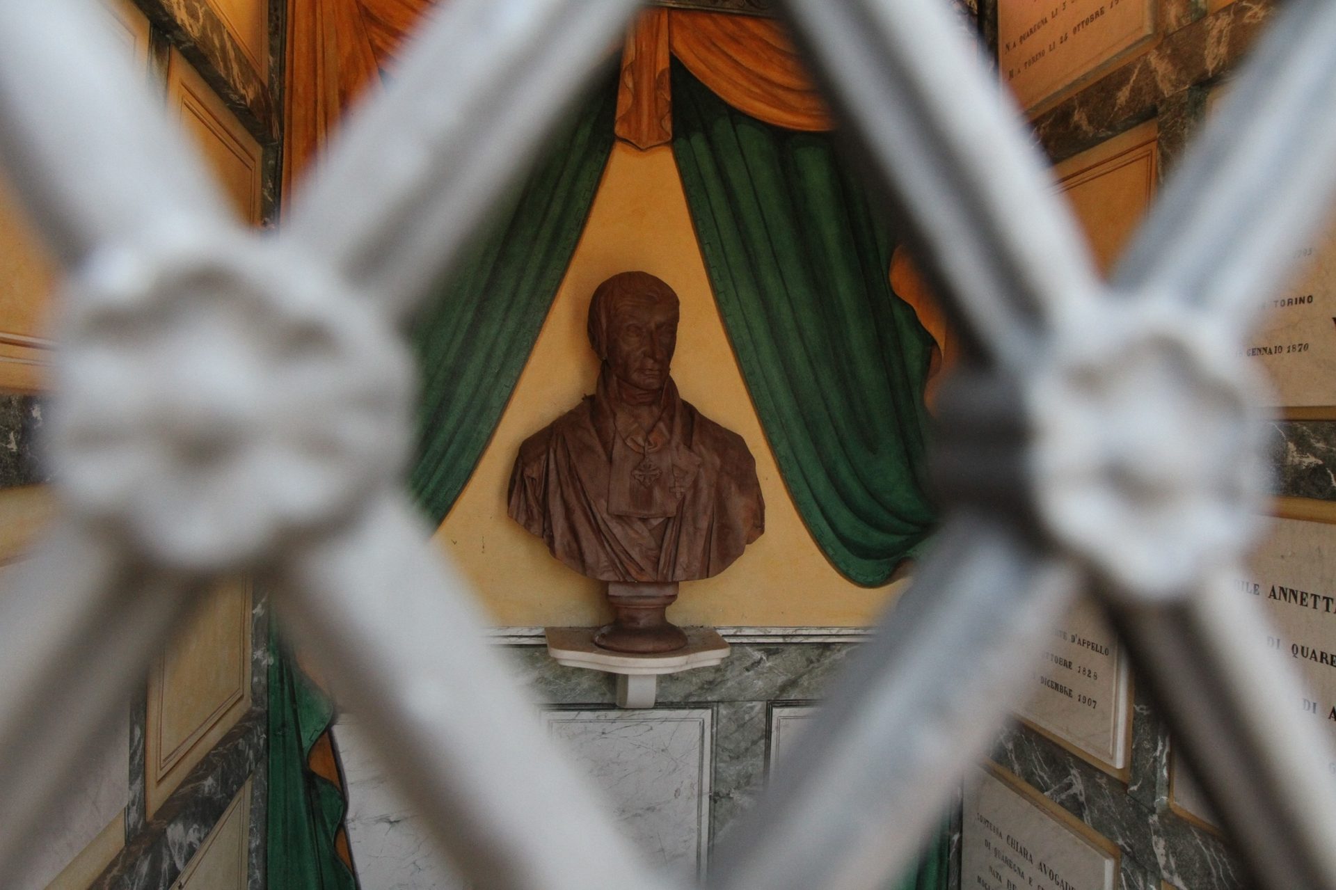 Amedeo Avogadro's tomb, Quaregna, Italy - 03.JPG
